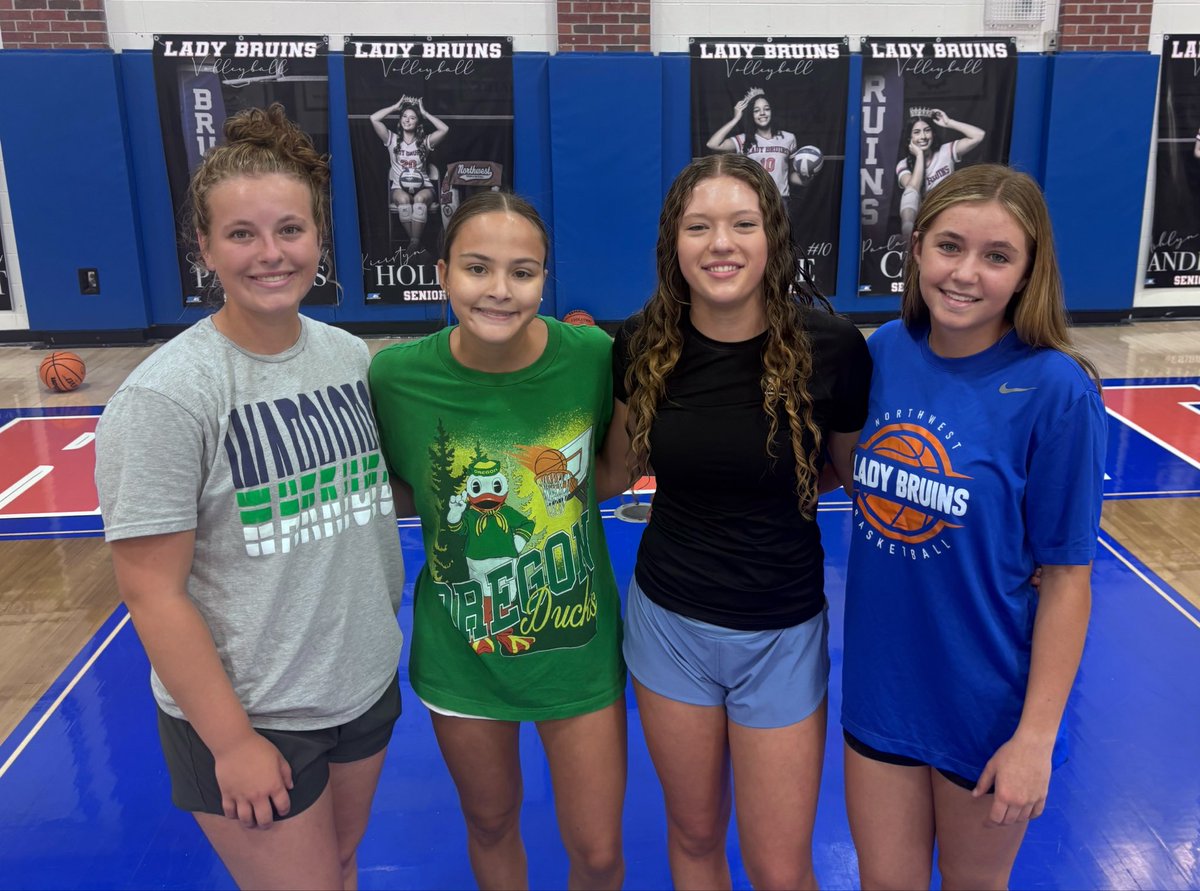 Lady_BruinHoops's tweet photo. These four gave up part of their morning on the Friday before the Labor Day Weekend to get better. ❤️💪
I think they are serious 👍
We had a fantastic week with ALL of our workouts. 
The season is on the horizon!

Go Lady Bruins! https://t.co/WcfoYAKwLn