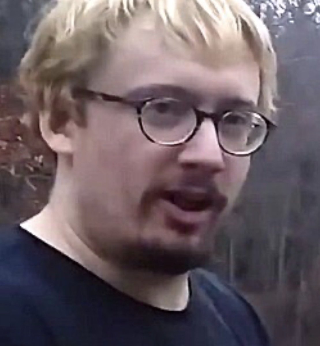 wavewithteeth's tweet photo. BREAKING NEWS:
A photo of the lone holdout juror has been leaked online. https://t.co/Ffq8L86ht3