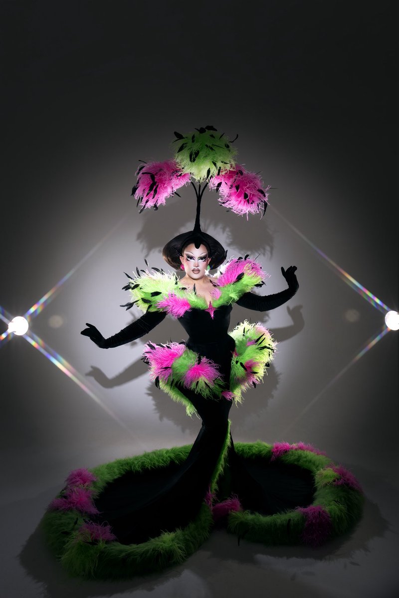 mochadragqueen's tweet photo. ru are ya? THIS is ru i am!!!!!🩷💚 

outfit by belladonis and starlet 
photos by matty parks https://t.co/2u4qRRSmb8