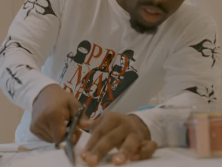 b33nSmoke's tweet photo. The graphic shirts gon be hard asf this is from Nov https://t.co/iJ9oWvSJT3