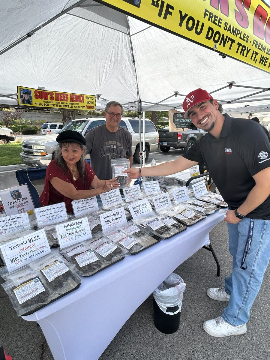 ClarkCountyNV's tweet photo. Heads up, Clark County! 🗣️ Make sure to join Clark County @Commishbecker on September 11 at the Market at Mountain Crest! Stop by for an evening of delicious local food trucks, farm-fresh produce, and unique local vendors!

📍 Mountain Crest Park (4701 N Durango Dr)
📅 September 11 | ⏰ 4 p.m. – 8 p.m.

We hope to see you there! 👋