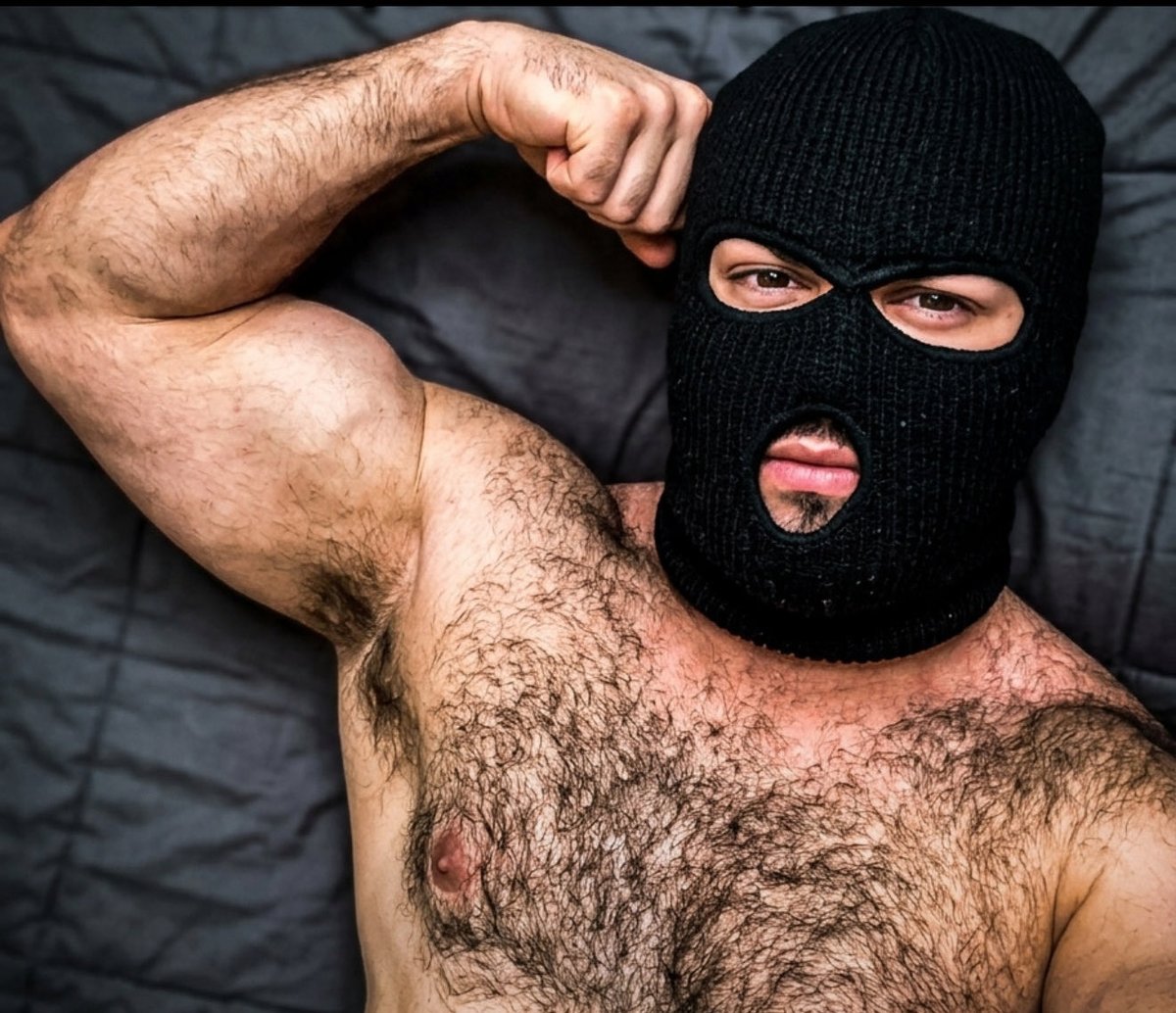 maskedbearxxx's tweet photo. Ready to be my toy? 😈 #maskedbear #daddy #men #dominant #listen https://t.co/O9sCLeSixG