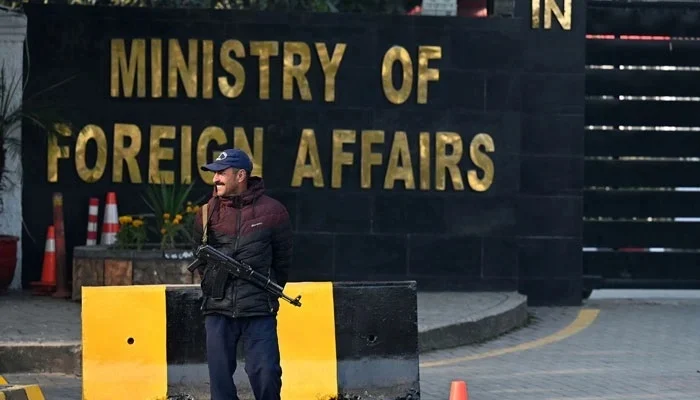 pak_hub_'s tweet photo. Pakistan rejects what it calls India’s “false and politically motivated” claims regarding damage to a Hindu temple in Narowal, saying the building was damaged by heavy rainfall.
#Pakistan #India https://t.co/nsQ8D28X7y