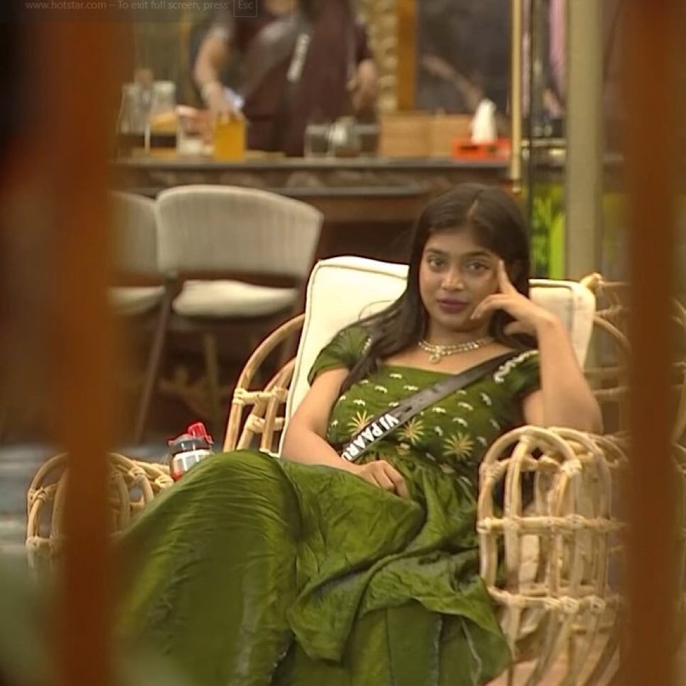 Sekar_offl's tweet photo. BiggBoss The CommonMan Grand finale 

Guest:: Paaru📈
Host:: Kani📉

#BiggBossTheCommonMan #BiggBossTamil10 #BiggBossTamil https://t.co/NiRh3VMzJz