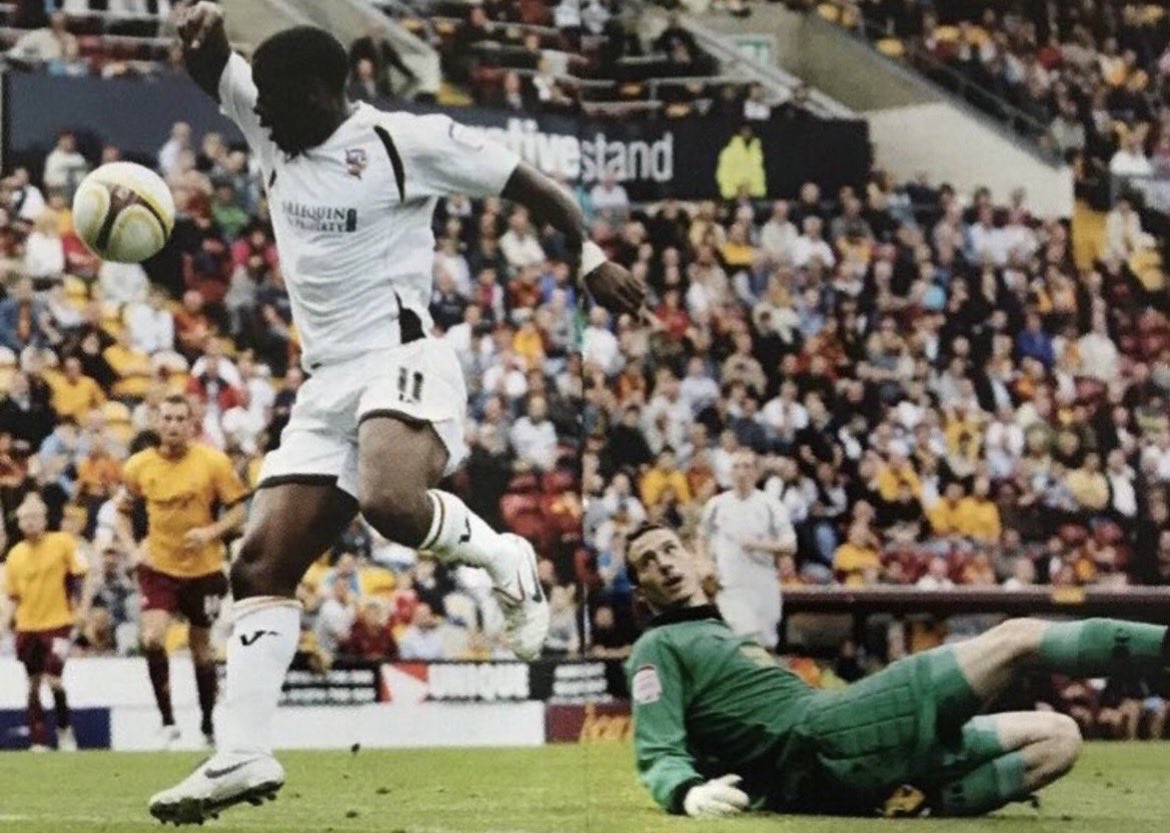 pvfcprogs's tweet photo. #OnThisDay 4/9/10

BRADFORD  0  PORT VALE  2
                 M Richards, J Richards

Vale continued their good start to the season with victory at Bradford. Goals from strike partners Marc &amp; Justin Richards, pictured, earned Vale all 3pts for Micky Adams men. Att 10,834 #pvfc https://t.co/wJLmIgN5PL