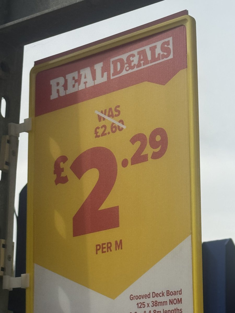 sydneyfairycore's tweet photo. @SelcoBW  - you sure this is the right price , £2.29 for a 3.6 metre deck board ?  I went to speak to the staff ,   They didn’t understand Length , linear or square metre https://t.co/99RM5oumoQ