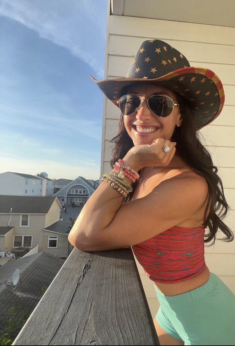 EmilyRCompyi's tweet photo. Found the sun 🌞 https://t.co/FAdjwiRsqs