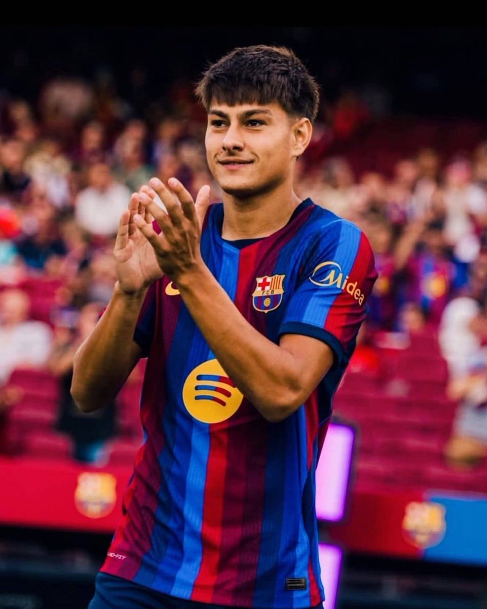 Central_culer's tweet photo. 🚨🎖️| 𝐔𝐋𝐓𝐈𝐌𝐀 𝐇𝐎𝐑𝐀: Com o mercado de transferências fechado, o diretor técnico do Barça agora trabalha para renovar e, acima de tudo, ajustar as cláusulas de Hamza, Xavi Espart e Brian Fariñas. Elas giram em torno de 15/20 milhões e estão desatualizadas com seu papel atual. [@scapde_45] #fcblive