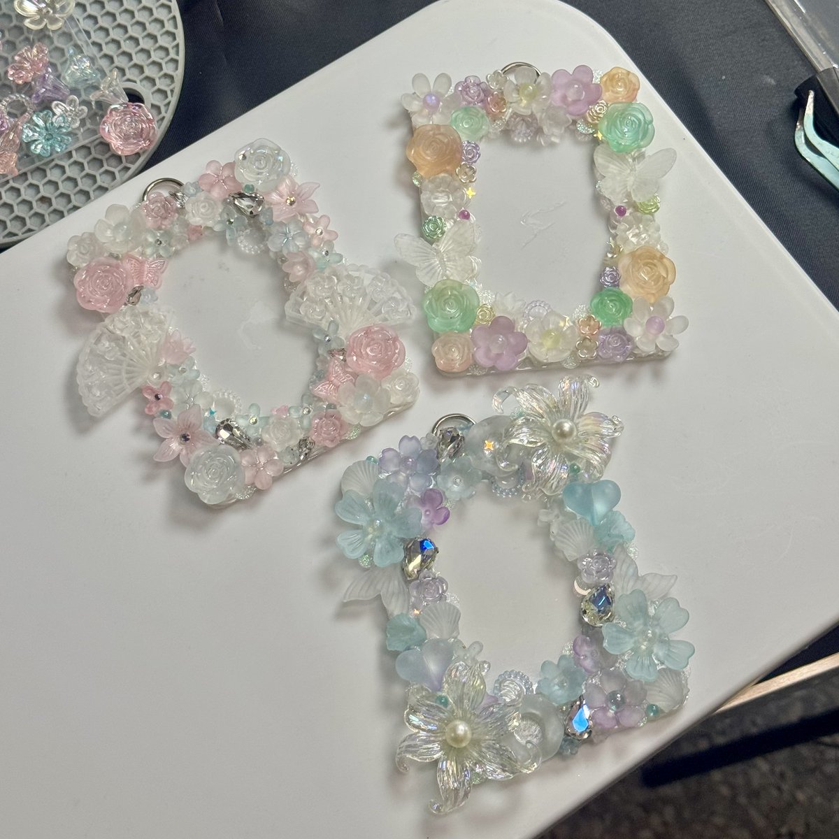 takeabaconwithu's tweet photo. 𐔌   .  ⋮ #เฟรมการ์ดเบคอน  .ᐟ  ֹ   ₊ ꒱  

🌟 ชิ้นละ 150 บาท (ส่งฟรี)
🌟 มีตำห��ิเล็กน้อย (กาวกัดตัวห้อย ไม่มีผลกับการใช้งาน)

#เฟรมการ์ด #เฟรมการ์ดเจ้าหญิง 
#เฟรมการ์ดพร้อมส่ง  #เฟรมการ์ดวิปครีม
#ตลาดนัดเฟรมการ์ด #เฟรมการ์ดราชนิกุล https://t.co/SujMsU4GHb