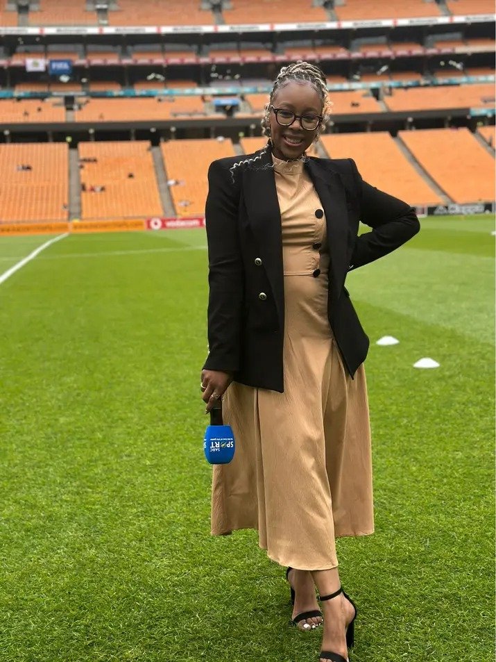 phatnjamela's tweet photo. @LonwaboMiso @Mnisi__weMvula DC Crew, quick one, please help me with the name of the institution that obtained consecutive 11 clean audit ,you had them on the show the other Friday before you went to the dam..
Got the love for this Qanda lam I can't deny.. https://t.co/AdZYSA0aVI