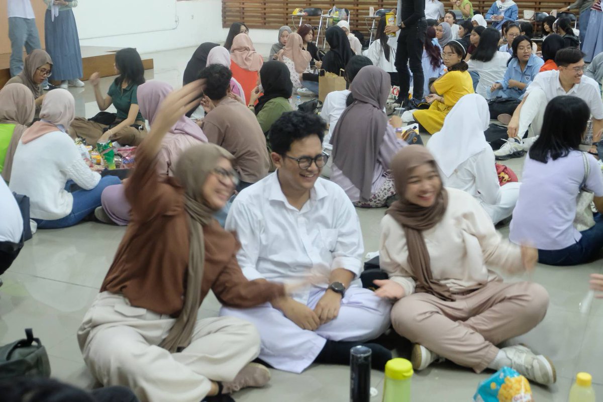 cassheamon's tweet photo. @/psiko 26 sebelum jadi bph, aku ikut pdkm lho (hehehehehehehehheheh) https://t.co/VwsFcM5msi