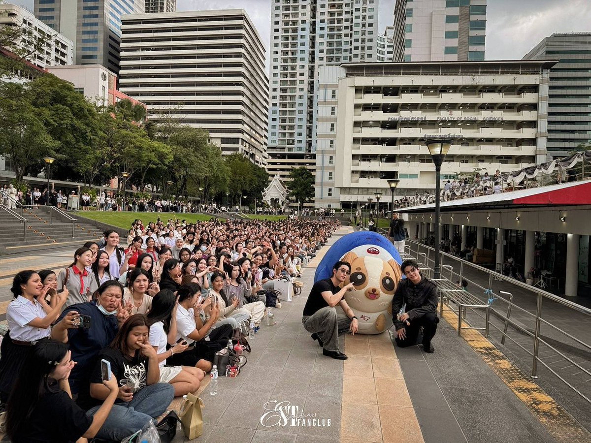 EstFanclubTH's tweet photo. ขอบคุณ #Westie ทีมหน้างานทุกคนที่เดินทางมาหาน้องทั้งสามคนในวันนี้นะครับ ได้มารวมพล พูดคุย และเติมพลังใจดี ๆ ให้กัน ก่อนจะเดินทางกลับไปพร้อมพลังใจแบบเต็มเปี่ยม 🫶🏻❤️‍🔥

และขอบคุณ #Westie ทีมหน้าจอทุกคนที่คอยรับชมผ่านไลฟ์บ้าน ส่งกำลังใจให้กับน้องทั้งสามคน รวมถึงร่วมเล่นแท็กและสร้างโมเมนต์ดี ๆ ไปด้วยกันในวันนี้นะครับ 🙏🏻

วันนี้อากาศค่อนข้างร้อน อย่าลืมดูแลสุขภาพและดื่มน้ำกันเยอะ ๆ นะครับ เดินทางกลับบ้านกันอย่างปลอดภัย แล้วไว้มาเจอกันใหม่ในโอกาสหน้าครับ 🫶🏻

หากวันนี้ทางทีมบ้านมีข้อผิดพลาดหรือดูแลส่วนใดได้ไม่ทั่วถึง ต้องขออภัยทุกคนมา ณ ที่นี้ด้วยนะครับ ทางทีมจะนำคำแนะนำและข้อผิดพลาดต่าง ๆ ไปปรับปรุงและพัฒนาให้ดียิ่งขึ้นสำหรับงานครั้งต่อ ๆ ไปครับ 🙇🏻🙏🏻 

ขอบคุณทุกคนที่อยู่ด้วยกันและส่งต่อพลังใจดี ๆ ให้กันในวันนี้นะครับ ✨🥰

#WEรวมพลชาวรักบ้า
#est_rvp #WilliamEst 
#WESLEY