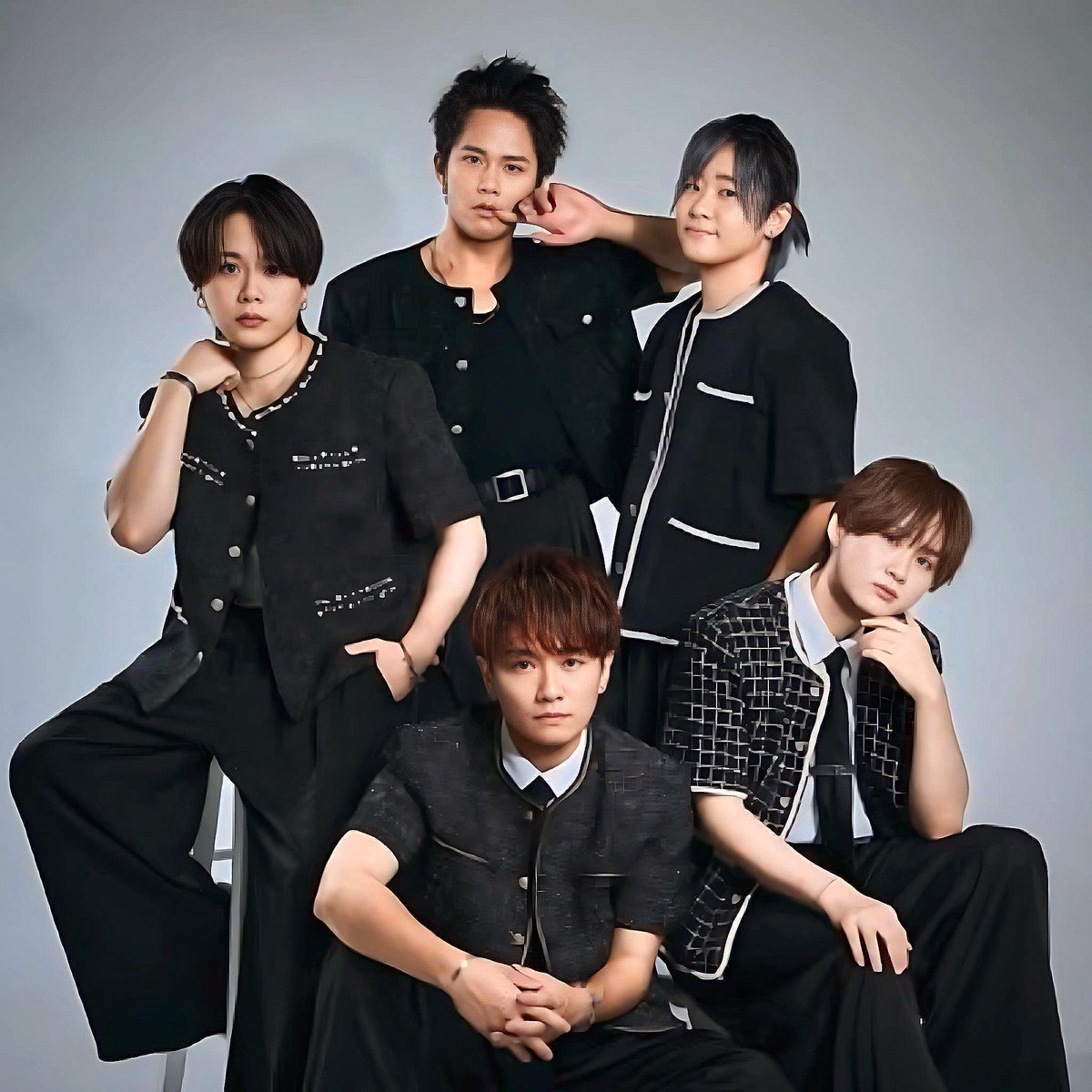 ijyu0205's tweet photo. 5人組ボーカルグループ
mic-alone  #マイクアローン 
通称 マカロン！

作詞×作曲×ハモる
セルフプロデュースまで行う
 “クリエイティブグループです！
@mic_alone_ 
 
5人のハーモニーは必聴✨️✨️
とても爽やかで楽しく愉快な
5人です✨️

https://t.co/ir0s8BwSHW

https://t.co/e6cuEcW4gf https://t.co/HDRRdnhQe7