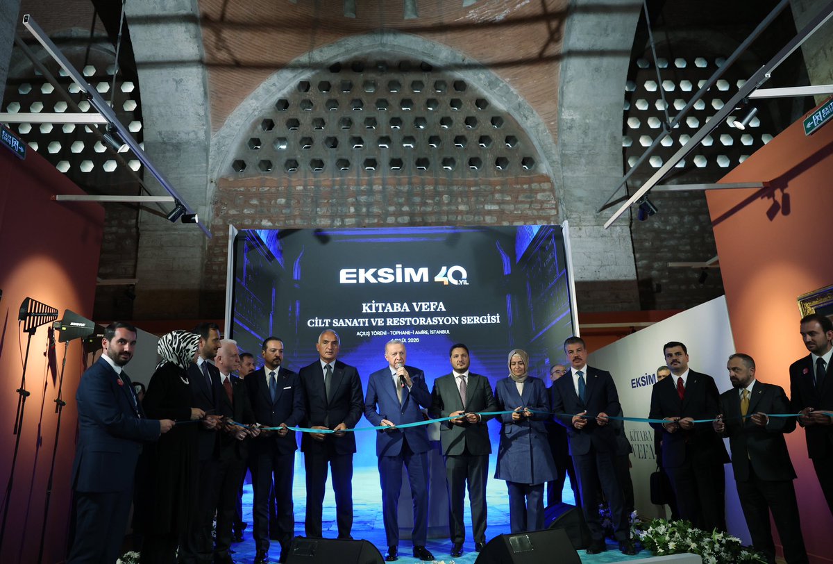 tcbestepe's tweet photo. Cumhurbaşkanımız Sayın Recep Tayyip Erdoğan, “Kitaba Vefa: Cilt Sanatı ve Restorasyon Sergisi” programına katıldı https://t.co/QyS7AjAkvH https://t.co/s5yzEC9wBE