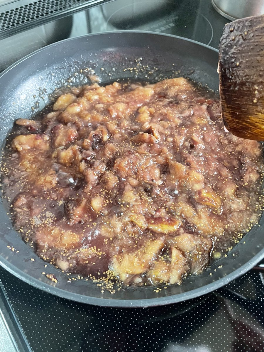 sanba555's tweet photo. 無花果ジャムができるまで。
簡単で美味しいのがいい🤤 https://t.co/kExMUuGizQ