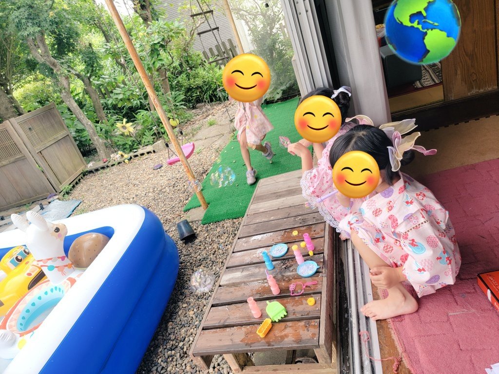 4lomoco's tweet photo. 久々にこっちの垢に来たのでご報告✌️
16日で双子も5歳になります👧👧ドンドンパフパフ💖🕺🫧🎂🫧🥂🍾🫧
木や棒があればどこまでも登り、水たまりや泥に突っ込み、草っ原を駆け回り元気に過ごしてますが、キティとクロミと可愛いものが大好きな女の子にすくすく成長してます‼️相変わらず小猿ですが‼️ https://t.co/D8eycB7cRV
