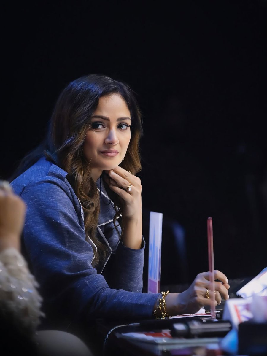 kalaiselvauk6u's tweet photo. “அழகுக்கு ஒரு வரையறை இருந்தால்… அது இவர்தான்! ❤️✨”
#Simran #SimranFans #SimranBeauty #SimranForever #KollywoodQueen https://t.co/Cg4FYRmq4a