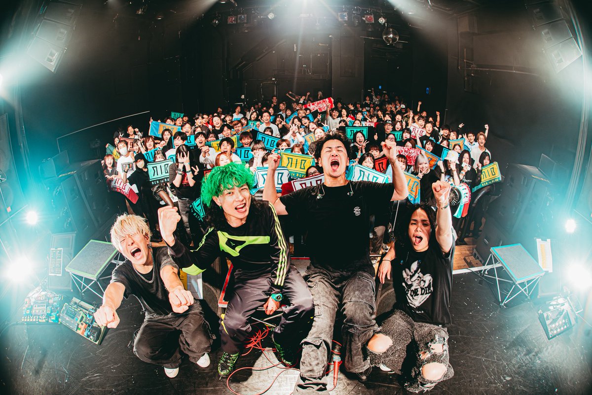 REDinBLUE_jpn's tweet photo. RED in BLUE
代官山UNIT ワンマン

ツアーファイナル東京編来てくれた全ての人、ありがとうございました！

photo @musicmagic3923 https://t.co/3Dea48l3Cz
