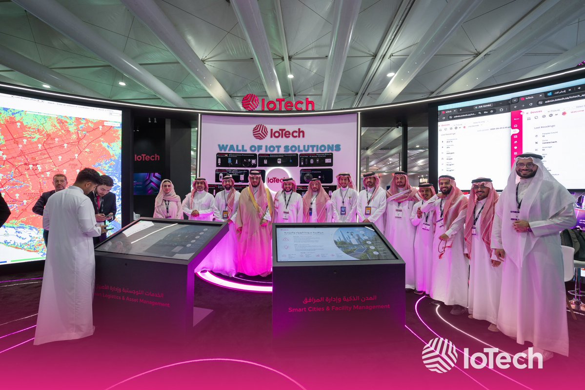 IoTechsa's tweet photo. سعدنا باستقبال سعادة الأستاذ رائد الفايز، نائب محافظ هيئة الاتصالات والفضاء والتقنية لقطاع التقنية، في جناح IoTech خلال معرض #LEAP2026.
استعرضنا خلال الزيارة قدراتنا في مجال إنترنت الأشياء، ودورها في بناء منظومة رقمية أكثر كفاءة واستدامة.
#IoTech #CST #IoT https://t.co/3d1BsQTnKv
