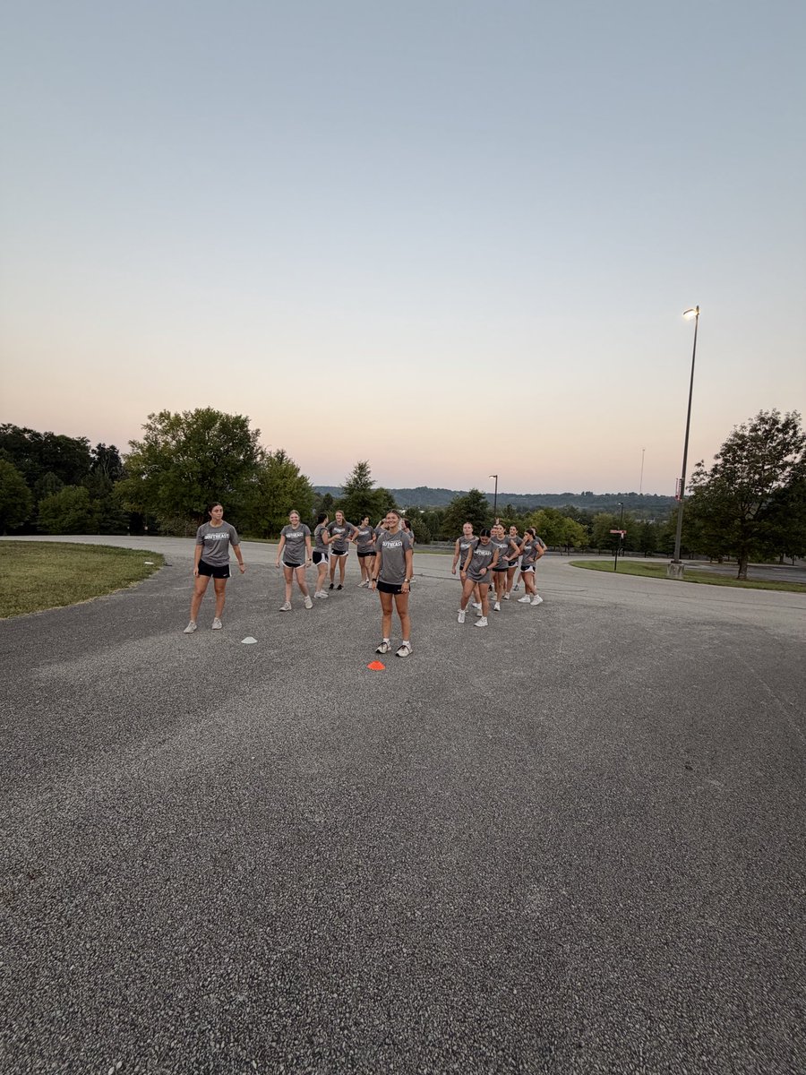 IUS_Softball's tweet photo. 🌅 Good morning from the Grenadiers! 💪

Starting the day with morning conditioning and a beautiful sunrise! ☀️ We’re putting in the work, pushing each other, and continuing to get better, faster, and stronger—TOGETHER. ❤️⚔️

#GrenadierSoftball 
#BetterTogether 
#RiseAndGrind https://t.co/ou9HaHSPgZ