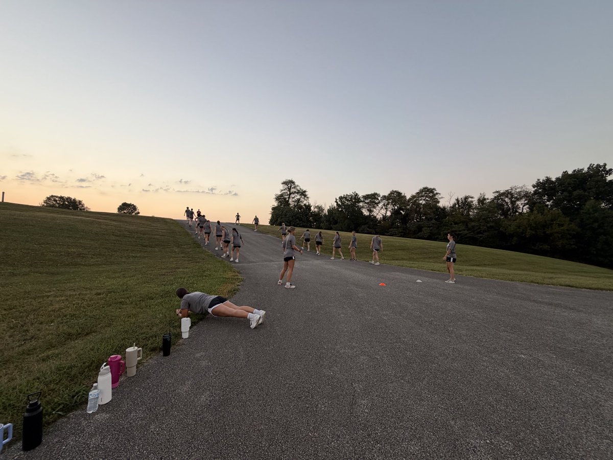 IUS_Softball's tweet photo. 🌅 Good morning from the Grenadiers! 💪

Starting the day with morning conditioning and a beautiful sunrise! ☀️ We’re putting in the work, pushing each other, and continuing to get better, faster, and stronger—TOGETHER. ❤️⚔️

#GrenadierSoftball 
#BetterTogether 
#RiseAndGrind https://t.co/ou9HaHSPgZ