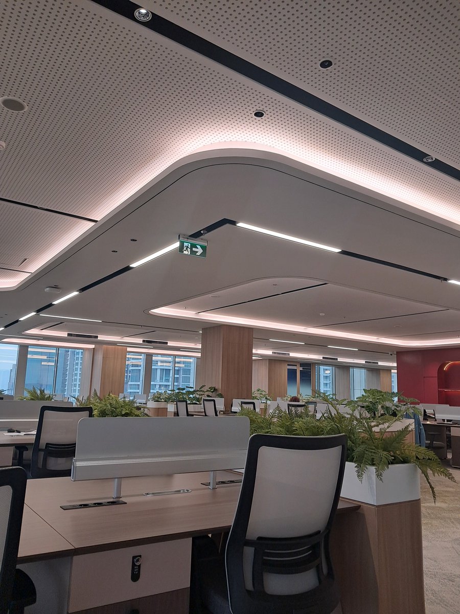 2905stories's tweet photo. hai gedung baru! hai tempat meja baru!🐮✨️ https://t.co/Ikkq1NLYMy