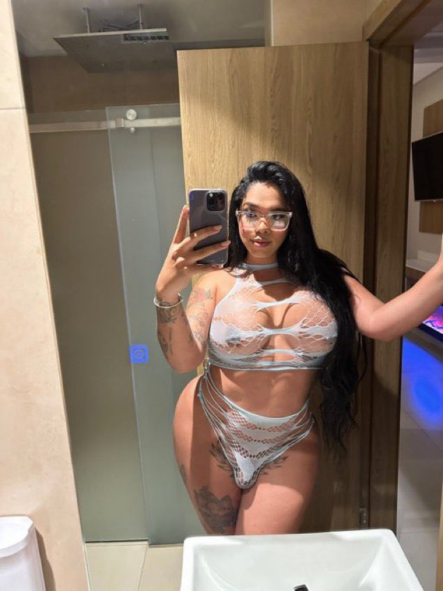mirahCatalrr's tweet photo. do you actually want a trans girl or just attention? https://t.co/deQ0bMdSqR