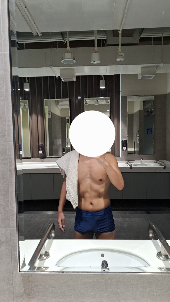 SGSideLover's tweet photo. Post-swim https://t.co/DWn1ldC8rY