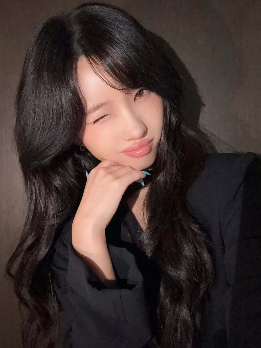 official_i_dle's tweet photo. [📸] 260905 @ #뉴스룸

#아이들 #idle
#소연 #SOYEON
#JTBC뉴스 https://t.co/Zo2SmYJUg7
