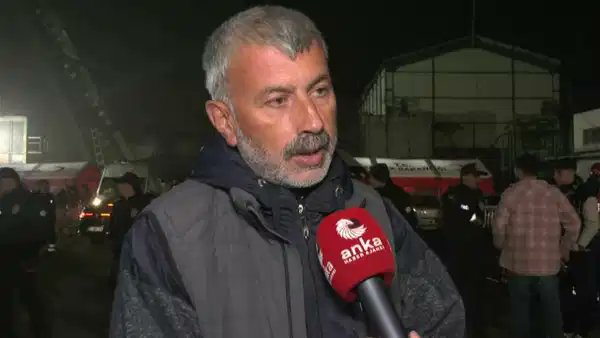 FenerSol1907's tweet photo. "BİR PARÇA DAHA CESARET"

Cezavinde olan Bağımsız Maden-İş Örgütlenme Uzmanı Başaran Aksu
"Zenginler, patronlar, holdingler, sarı sendikalar rahatsız edilmedikleri sürece çoluğumuzun, çocuğumuzun geleceğine de çökecekler. 
Korkuyorlar, bir parça daha cesaret"