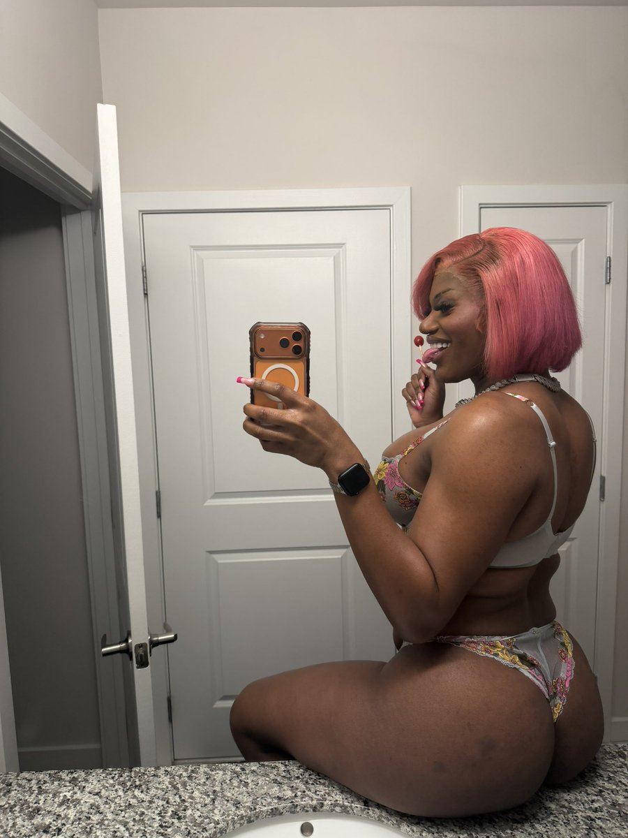 iownyou88's tweet photo. Bitch ass nigga send me some money https://t.co/8gBG8iuznP