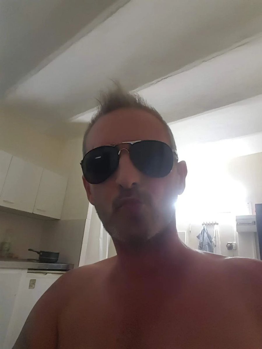 catalinachienne's tweet photo. Y a tellement des gros bouffons sur mon Telegram 🤣🤣🤣 si t’es courtois, t’inquiète pas t’auras des surprises, c’est pas comme lui : https://t.co/y7oCx1UN0c https://t.co/ENLXH2ehmd
