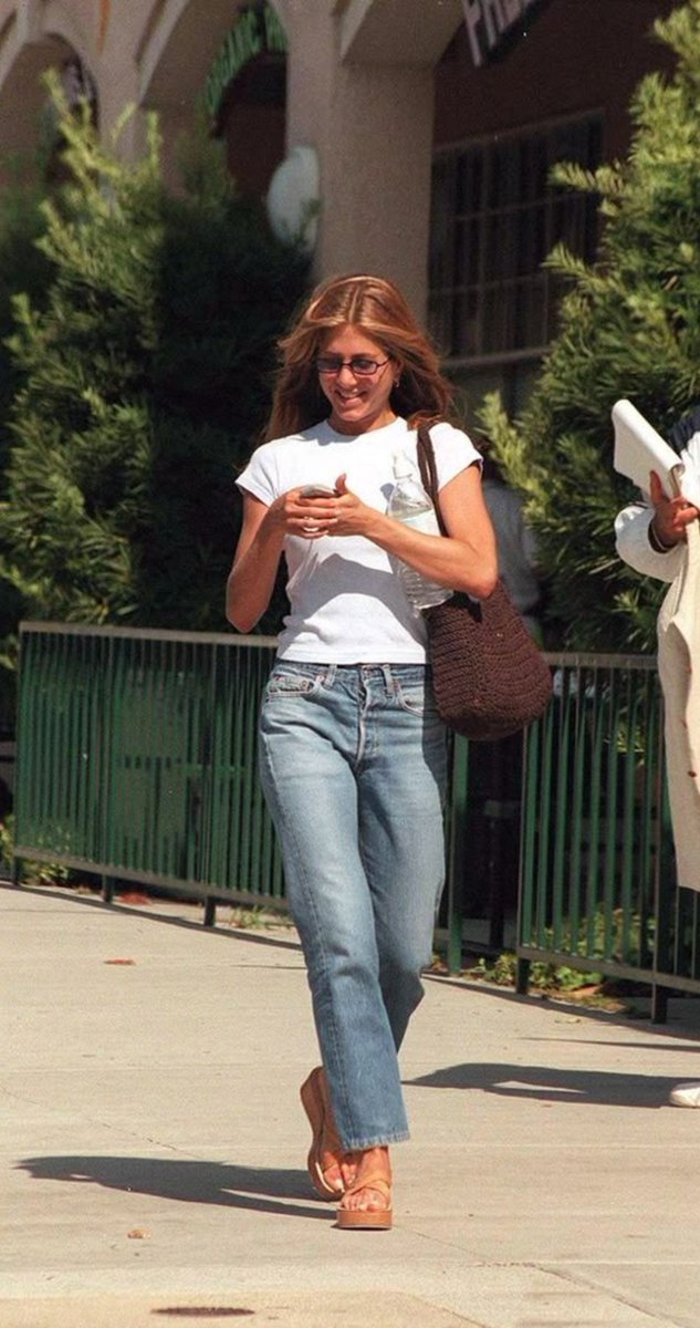 cinevow's tweet photo. Jennifer Aniston's Summer Style, 90s https://t.co/GQ1b91Lgpn