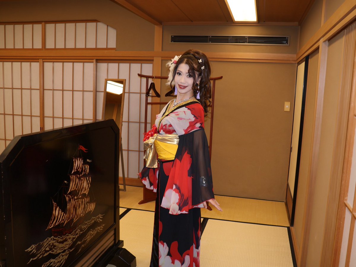 rena_magic's tweet photo. マジシャンRENAです。

今日は
富山でマジックショーです。
一瞬一瞬を大切に✨

#マジシャンRENA https://t.co/QO17rH7BCY
