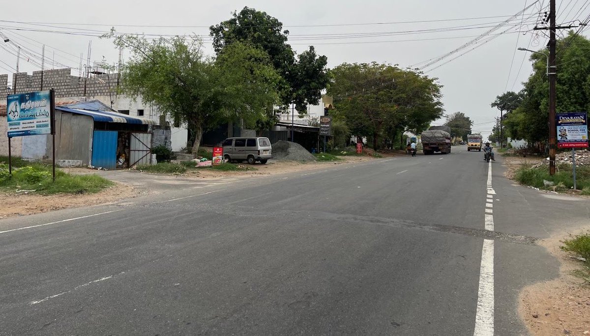 DeebhanD's tweet photo. Request @tiruppursmc Uthukuli PS limit to keep Barricades at Vellaigounden Pudur cut on the Gobi-Padiyur state highway road no.81 between Kodiyam Palayam 4 road junction &amp; Uthukuli RS to slow down the vehicles &amp; prevent accidents. @tnpdial100 @tnpoliceoffl @TN_RSMU https://t.co/hyW67KcYpP