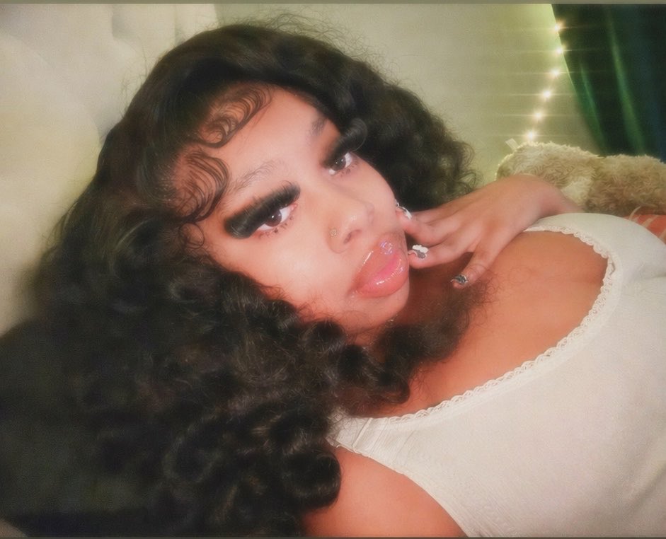 sheisniquee's tweet photo. blessed https://t.co/qB8V2INHGr