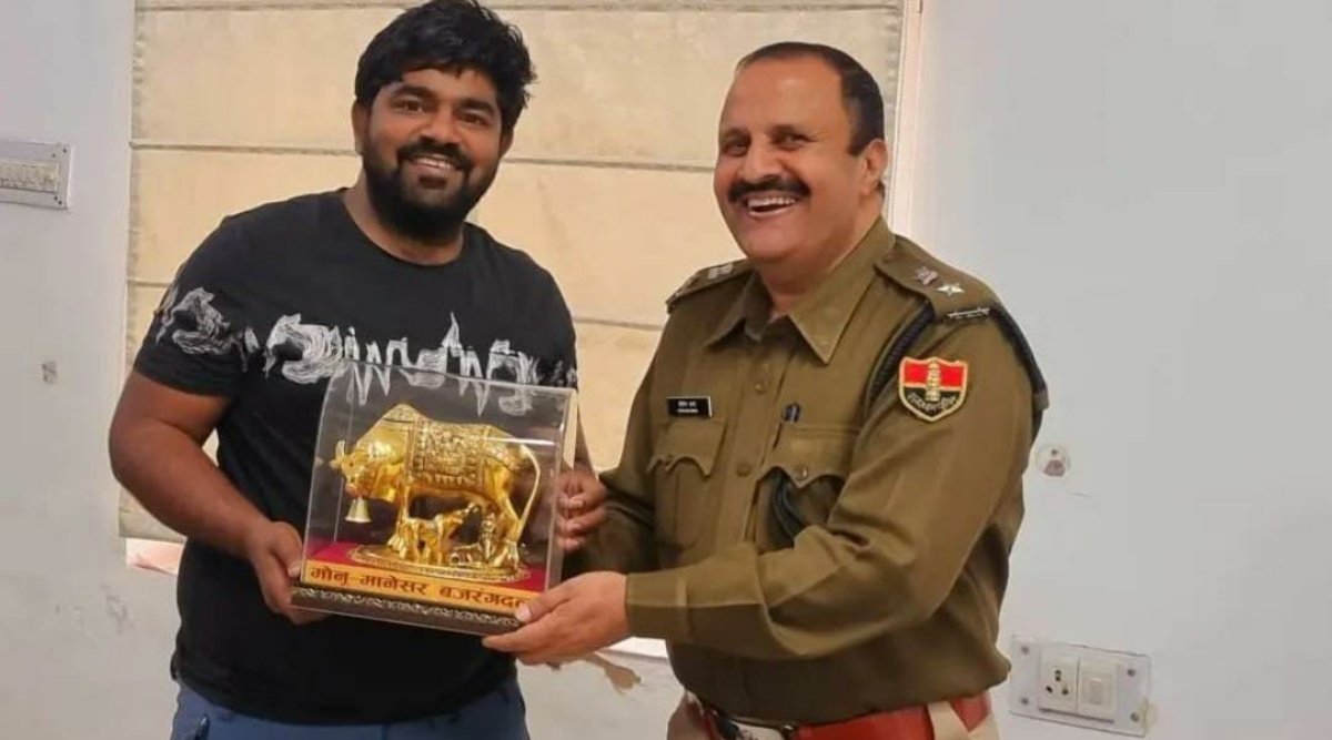 Sydusm's tweet photo. Know what will happen with Swantantra Badmash? 

A repeat of Monu Manesar.

High Court granted Monu Manesar bail in the Junaid-Nasir lynching case, after which he was released from jail. https://t.co/78XC452qyL