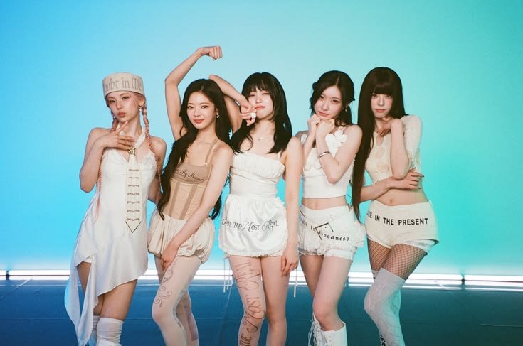 AboutItzyYT's tweet photo. ITZY recieves multiple nominations at the 2026 Asia Artist Awards (AAA): 

• Girl Group (Popularity Award)
• Female Solo Artist (Popularity Award) - Yeji, Chaeryeong, Yuna
• Female Actress (Popularity Award) - Yuna

cast your votes now on the starpoll app! https://t.co/FDiUDUgiPT