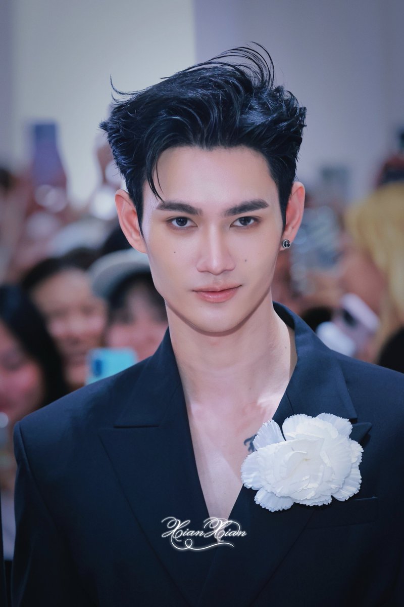 maoxianxian369's tweet photo. 帅晕了！

POOHPAVEL PRAEW AWARDS PARAGON

#PraewAwards2026xPoohPavel 
#pavelphoom @pavelphoom https://t.co/nDuz80bsQA