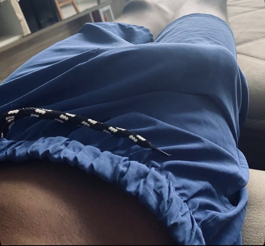 Ezrafug's tweet photo. Horny bad day https://t.co/kRN9RyM0A5