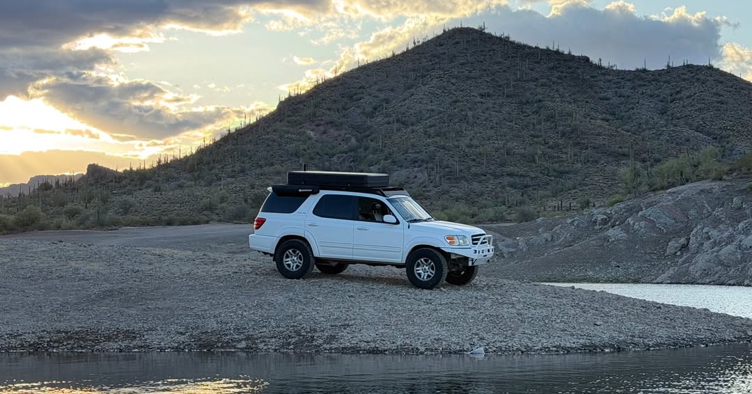 PameliaDoung's tweet photo. Chasing sunsets by the river, surrounded by mountains and clouds. Stay connected wherever the adventure takes you. Huge thanks to @truaxoffroad for this epic shot! https://t.co/NSpOdutWPt