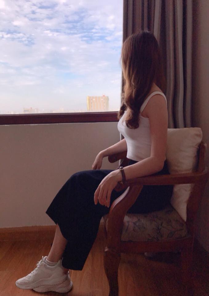 kkvna780's tweet photo. 如果周末没有安排，我想带上耳机去雨停后的巷子，什么都不赶。​简单一点反而更快​乐。 https://t.co/SfNGQ8iz5Z