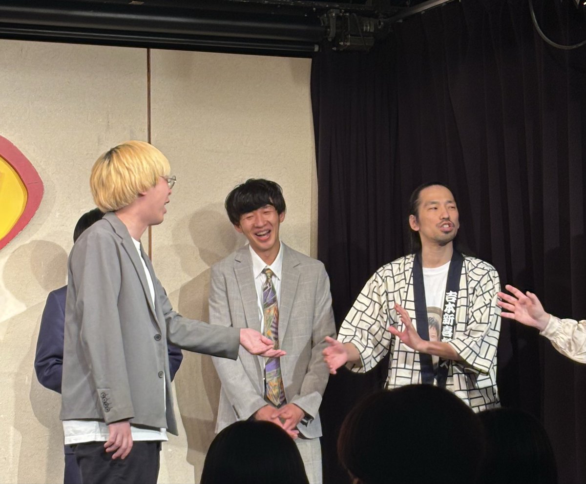 kakinoshi's tweet photo. #バカ爆走
いつもと違う感じのツカミで新鮮だった真空ジェシカ
リニア
激漫でおろしたネタをリニロクやBLACK BOXで、そして今日も
細かく言い回しを変え変化を加えて
絶えず敲いて磨いて漫才を追求していて
プロとしての先輩の姿を若手に見せていた！
先輩酒井さんはビジュ爆より断然男前だった https://t.co/UBKzLhOXzF