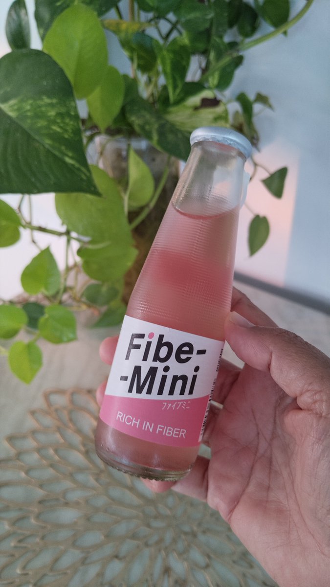 RinaMarisa's tweet photo. Fibe Mini ini gak hanya tinggi serat. Tapi juga tinggi antioksidan, bantu lindungi tubuh dari radikal bebas. Pencernaan sehat, kulit ikut sehat
CO di sini 👉https://t.co/DfYMuBN1oq

#FibeMini #MinumanTinggiSerat #DailyFiberFibeMini #MinumanSerat https://t.co/6MyofIZtO7