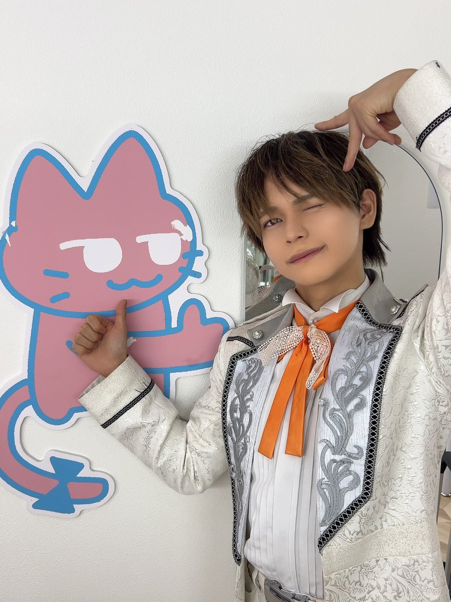 asa_diastory's tweet photo. 本日は日暮里ネコシアター！！
お越しいただきありがとうございました✨🐈

ねこであふれたライブお届けしましたにゃ〜！！！！！！みんなは猫派？犬派？？
平日の遅い時間でしたがほんとにありがとね🧡

明日は 横浜ワールドポーターズ 屋上イベント広場にて15:55からライブをさせていただきます🎤

ぜひぜひみなさまのお越しをお待ちしてまーーーす！！！