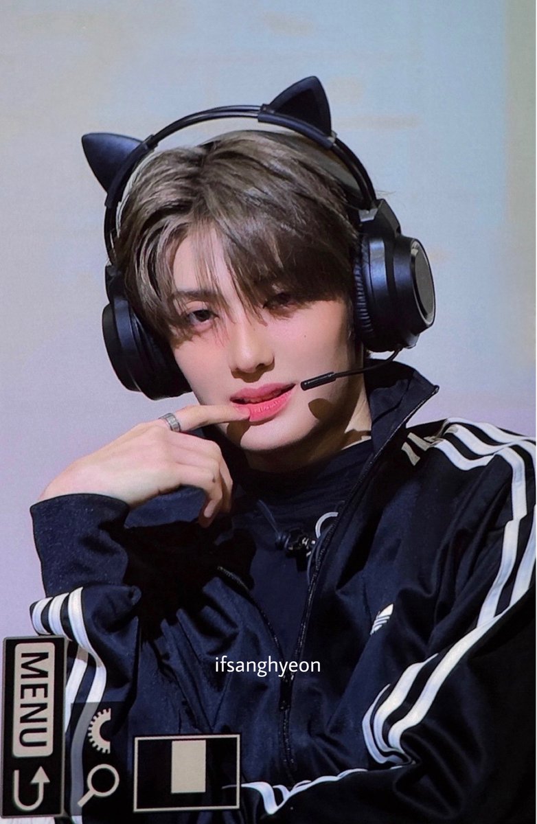 ifsanghyeon's tweet photo. 게임보이🎮🖤 #상현 https://t.co/rMs5aDV7c5