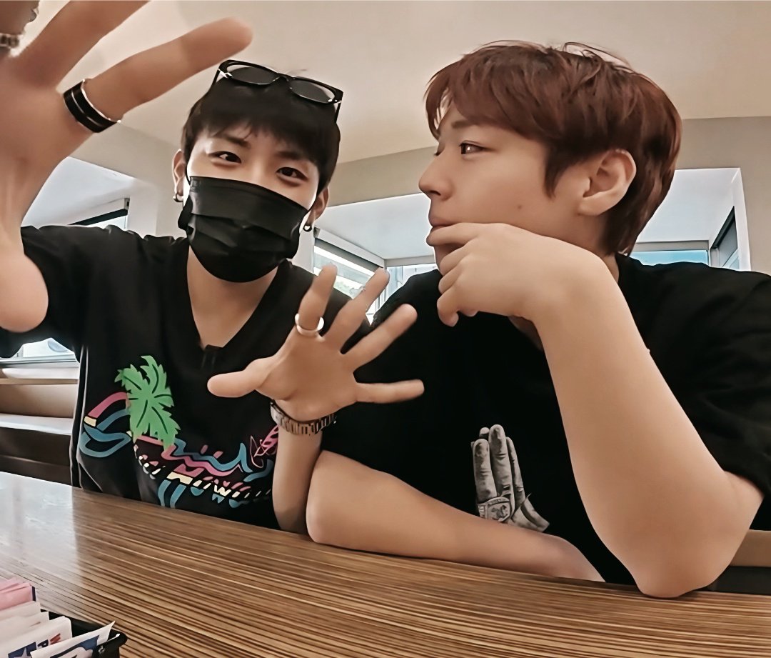 bunssonet's tweet photo. never change, #2park โก https://t.co/rlpS3vxNg4