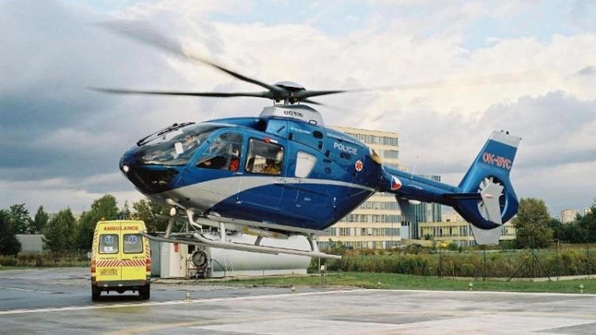 praisethesteph's tweet photo. 🇨🇿#Czechia: A few weeks ago, Andrej Babiš’s government decided that AČR would continue to operate the air rescue service even after 2028. However, the army has been planning for several years to ground its 30-year-old W-3A Sokol helicopters and lacks the funds to modernize them or purchase new ones.

The government has therefore come up with a “clever” solution. To enable the army to continue operating the air rescue service in the Plzeň and Karlovy Vary regions after 2028, it will deploy old EC-135 helicopters that the police are phasing out and replacing with new H-145s.

Source: https://t.co/zzMc2vKT8s | @Aktualnecz @MatyasZrno