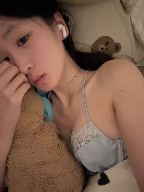 Lisamil16's tweet photo. 为什么男生快出来的时候都要用力在怼几下啊 很爽吗？#澳大利亚 #悉尼 #Doi #留学生 #反差 https://t.co/dylTSRv93J