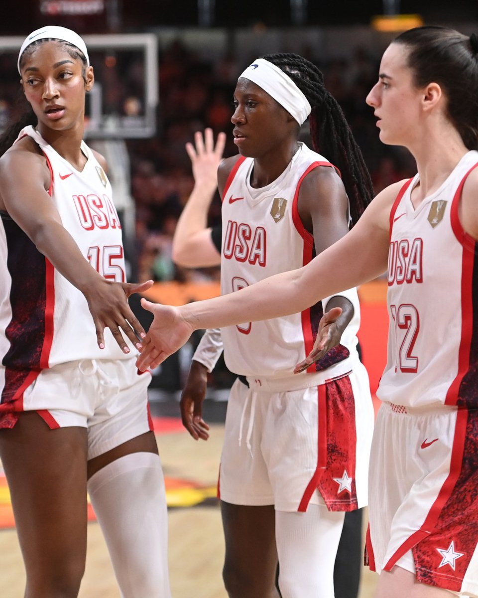 BleacherReport's tweet photo. USA OPENS FIBA WORLD CUP WITH A 33-POINT WIN OVER CHINA, 94-61 💪🔥

⭐️ Caitlin Clark: 14 PTS, 10 AST, 3 3PM
⭐️ Rhyne Howard: 14 PTS, 4 3PM
⭐️ Paige Bueckers: 14 PTS, 10 PTS in the 4th Q https://t.co/KGxhEYFfqp